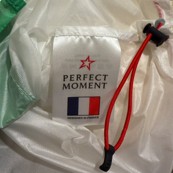 NWT Men’s Perfect Moment Luxury Ultra Light Hoodie Windbreaker Size XL - Picture 4 of 6